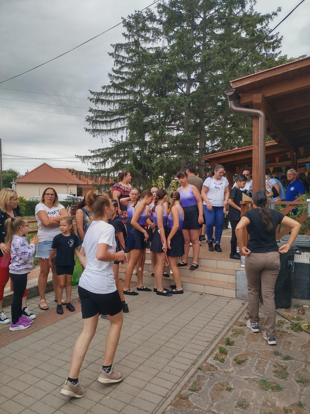  Savany M J F Z Fesztiv L 12